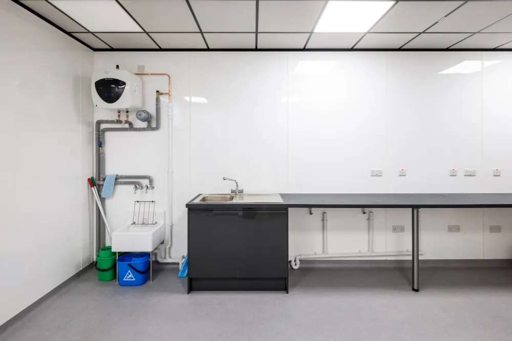 Kitchen Unit Empty 1